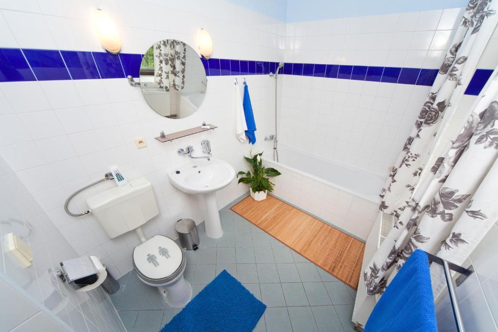 Hotel U Ruze Кутна-Гора Номер фото