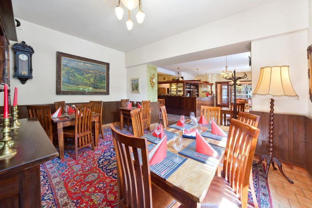 Hotel U Ruze Кутна-Гора Экстерьер фото