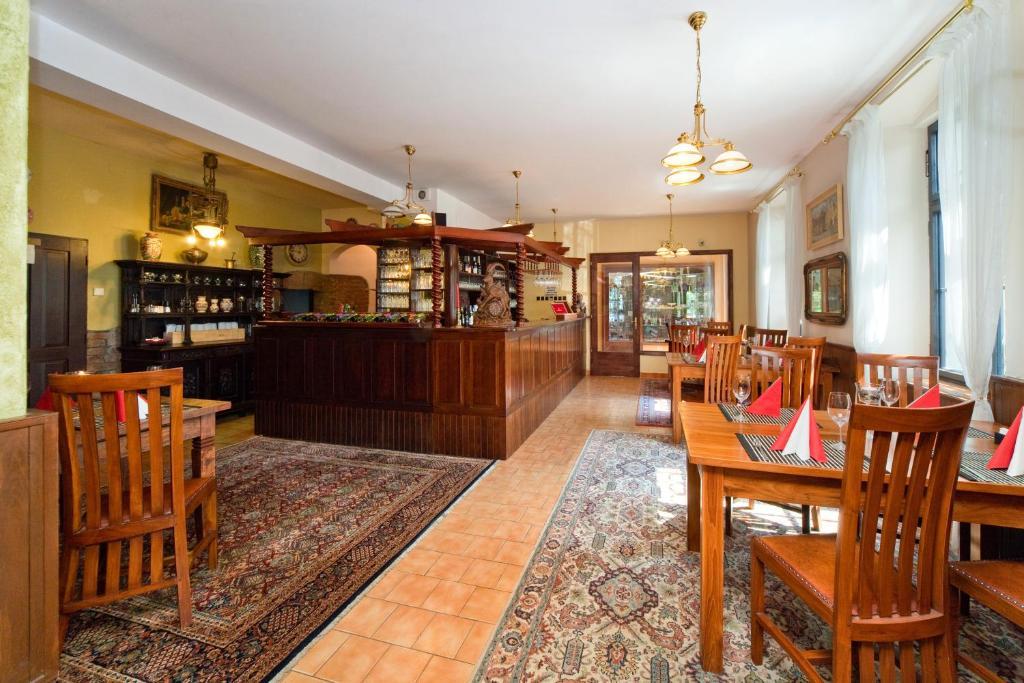 Hotel U Ruze Кутна-Гора Экстерьер фото