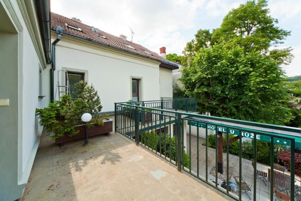 Hotel U Ruze Кутна-Гора Экстерьер фото